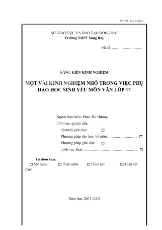 Sáng kiến kinh nghiệm Một vài kinh nghiệm nhỏ trong việc phụ đạo học sinh yếu môn Văn Lớp 12
